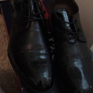 Men’s dress shoes size 11